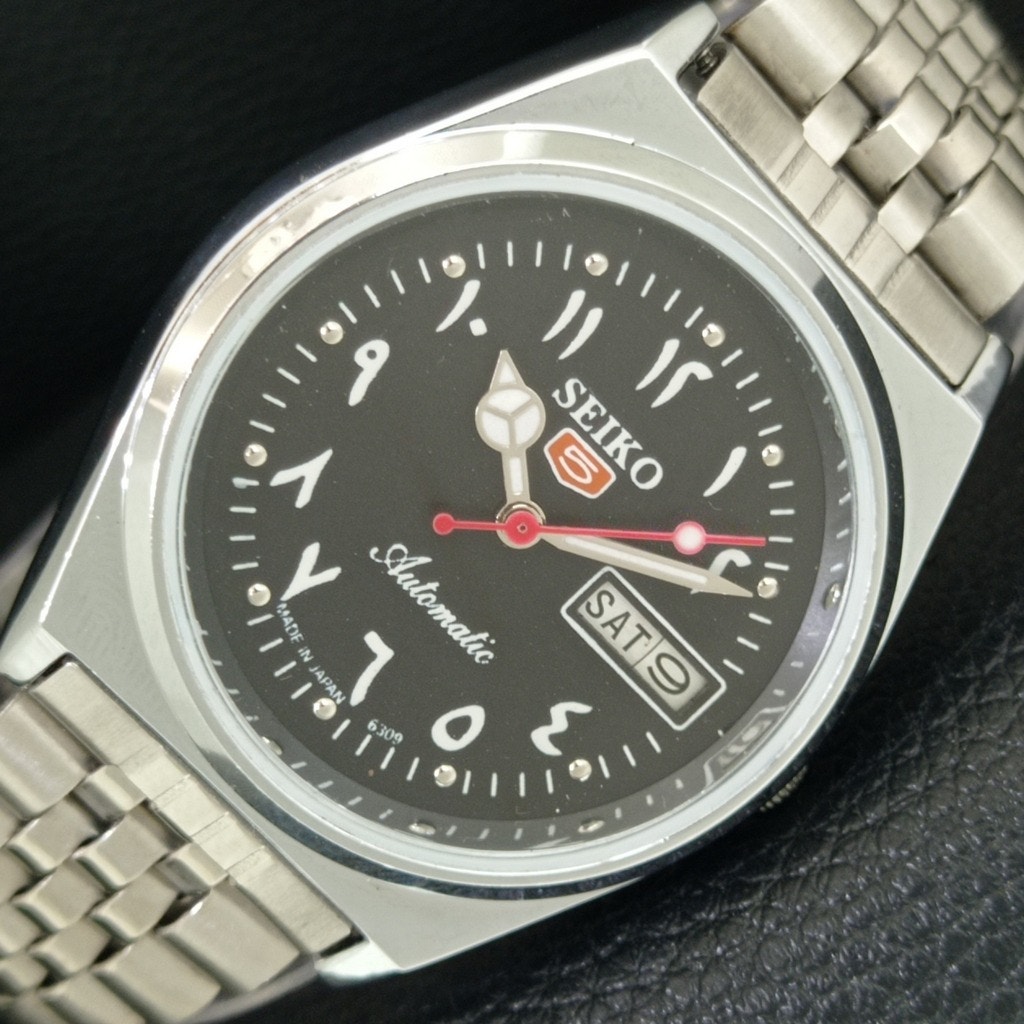 Vintage 1976 Seiko Automatic Mens Silver Watch WDaydate  Black Accents